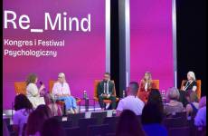 Panel dyskusyjny podsumowujący debatę.