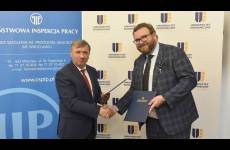 Przekazanie podpisanego porozumienia.